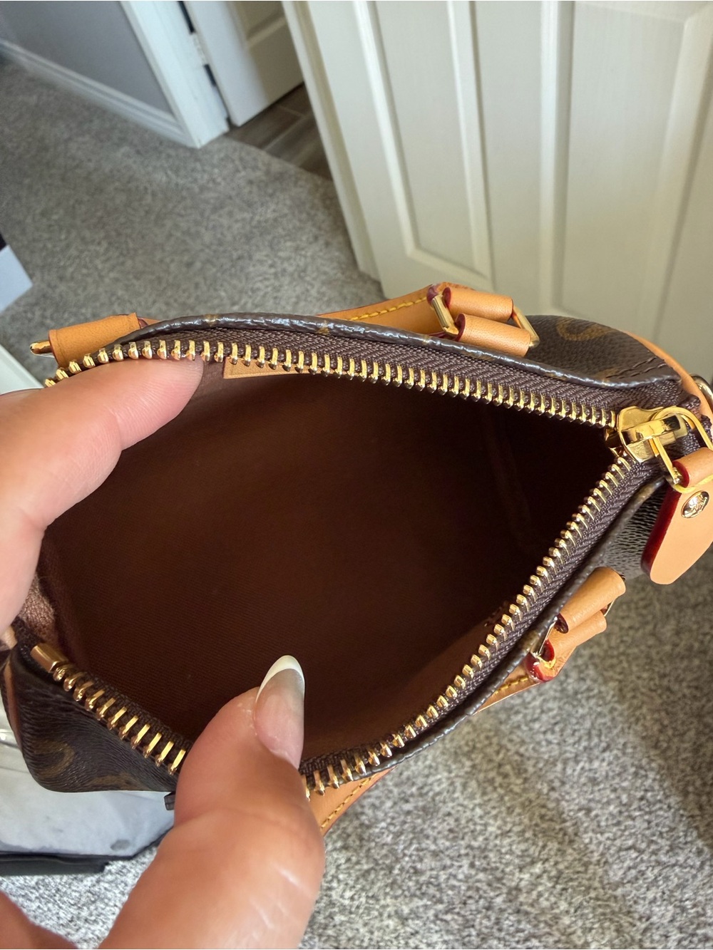 Louis Vuitton Nano Speedy Monogram - Picture 6 of 8